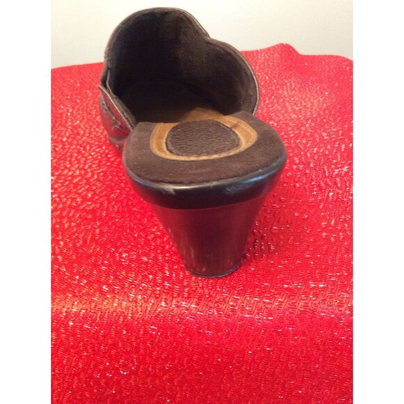 Naturalizer Size 8 Jordan Mules Clogs Leather Womens Shoe Slip On Studded - Picture 11 of 11